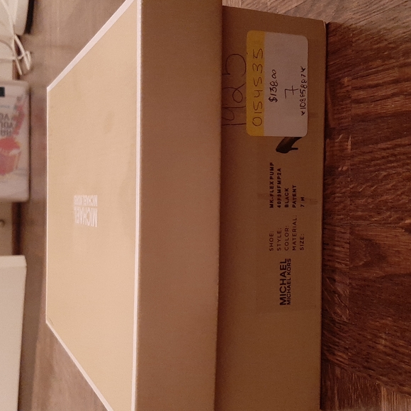 Michael Kors Black Flex Pump - Picture 5 of 5